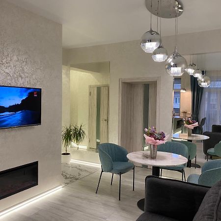 Panorama Luxury Apartment In The House With A Spire, A Historical Building In The City Centre Charkov Buitenkant foto