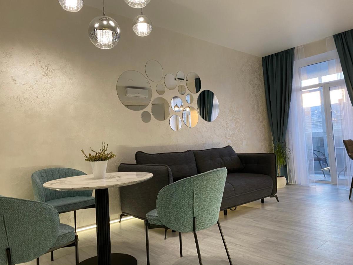 Panorama Luxury Apartment In The House With A Spire, A Historical Building In The City Centre Charkov Buitenkant foto