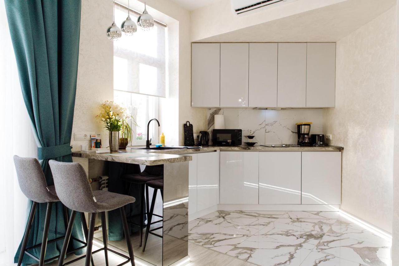 Panorama Luxury Apartment In The House With A Spire, A Historical Building In The City Centre Charkov Buitenkant foto
