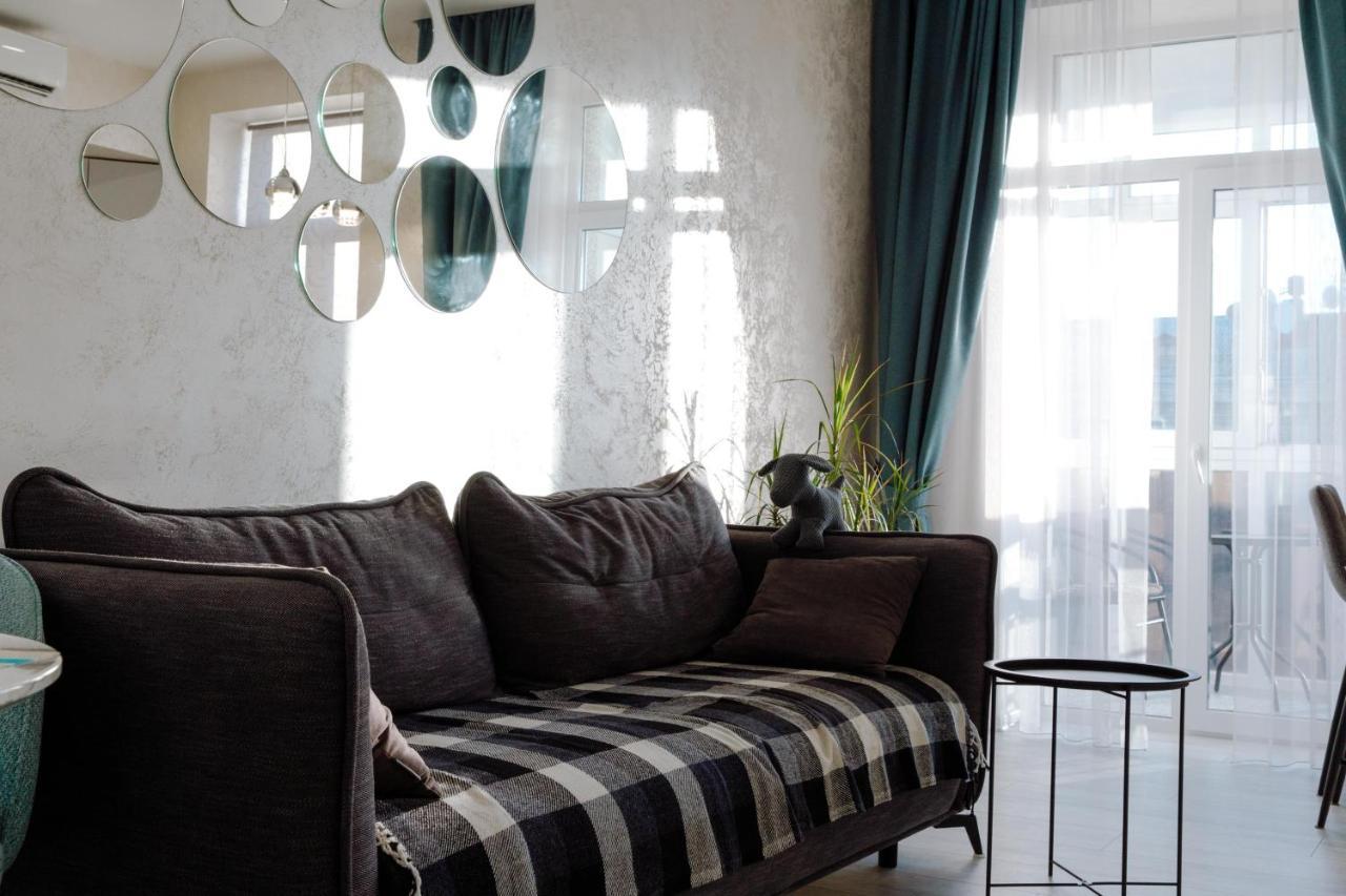 Panorama Luxury Apartment In The House With A Spire, A Historical Building In The City Centre Charkov Buitenkant foto