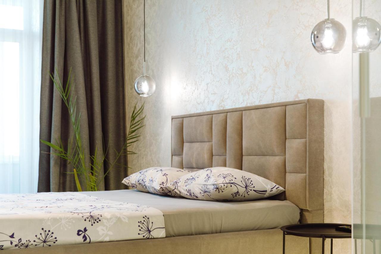 Panorama Luxury Apartment In The House With A Spire, A Historical Building In The City Centre Charkov Buitenkant foto
